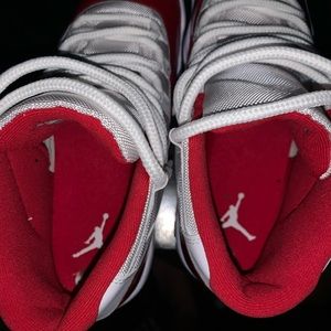 Jordan’s 11’s Cherry size 10.5 100% authentic